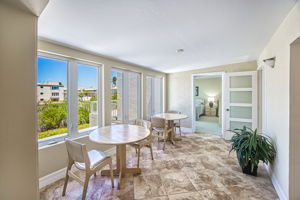 22-Breakfast-Room