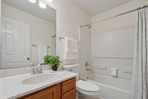 Thomas Cove-S2008-033.jpg