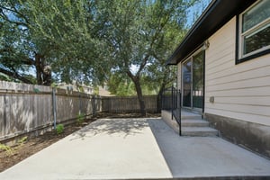 Thomas Cove-S2008-041.jpg