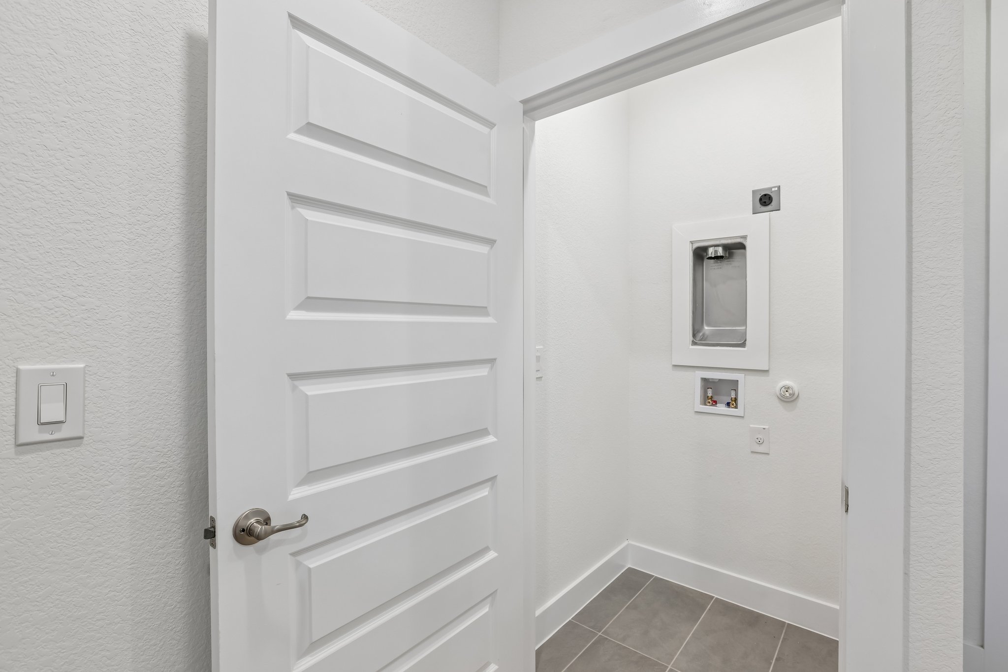 W 56th St 1104-S0805-019.jpg