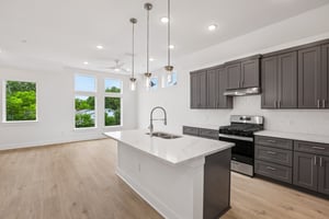 W 56th St 1104-S0805-006.jpg