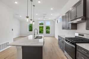W 56th St 1104-S0805-012.jpg