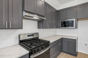 W 56th St 1104-S0805-015.jpg
