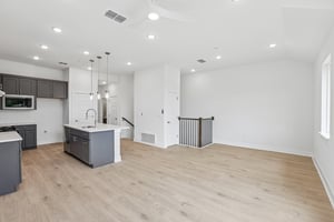 W 56th St 1104-S0805-018.jpg