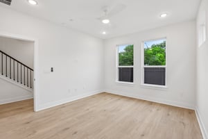 W 56th St 1104-S0805-023.jpg