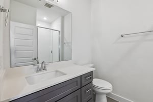 W 56th St 1104-S0805-030.jpg