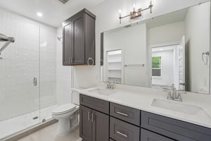 W 56th St 2103-S0805-015.jpg
