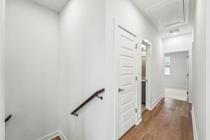W 56th St 2103-S0805-018.jpg