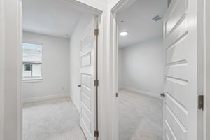 W 56th St 2103-S0805-021.jpg