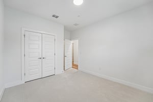 W 56th St 2103-S0805-025.jpg
