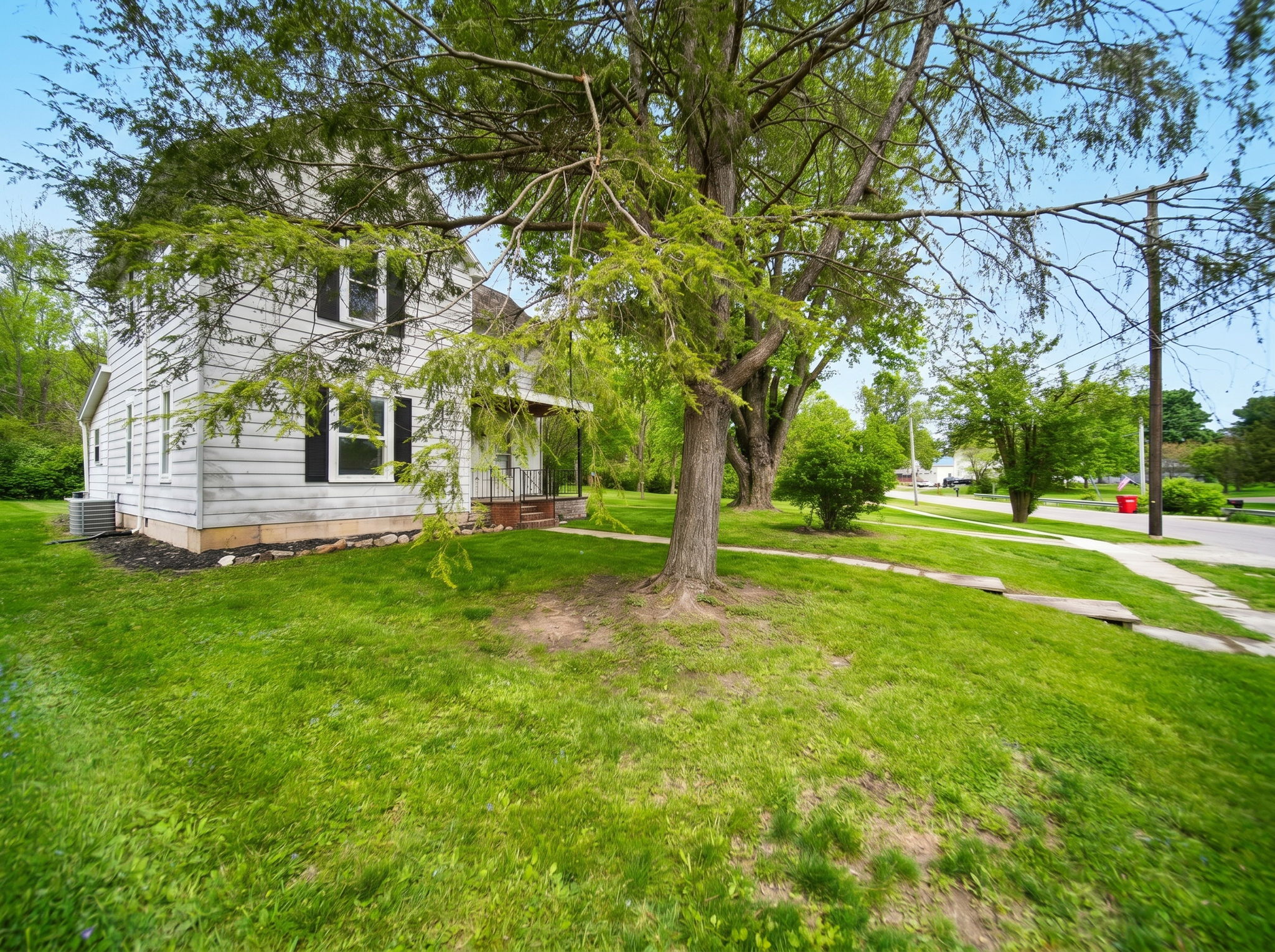 C.H.- 200 W Main St, Waldo-2