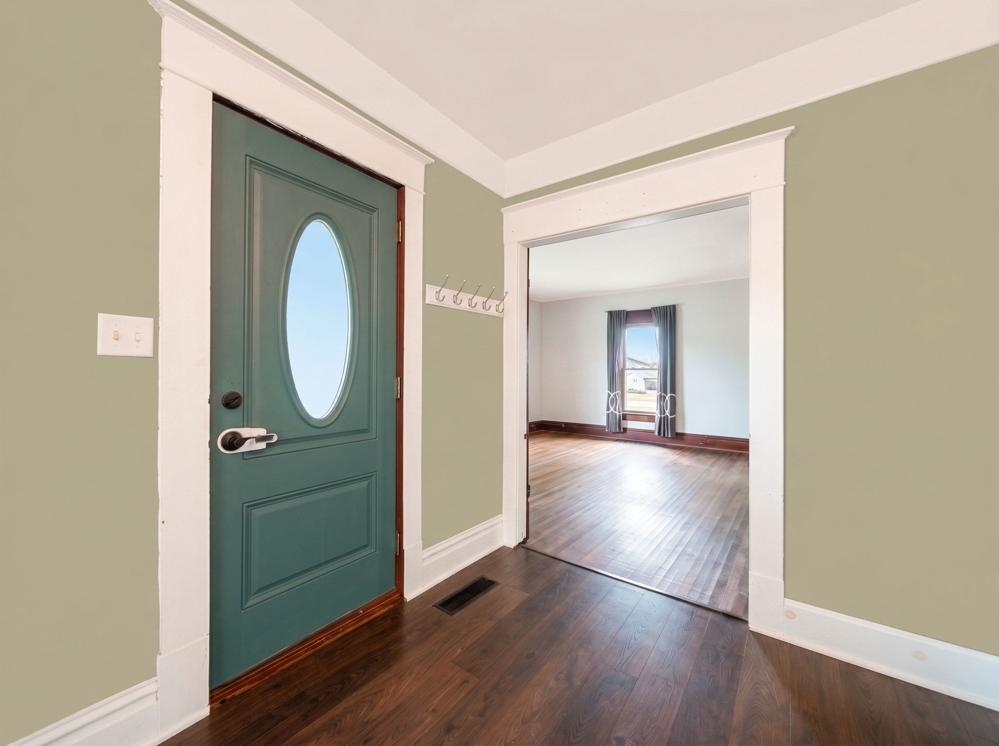 C.H.- 200 W Main St, Waldo-8