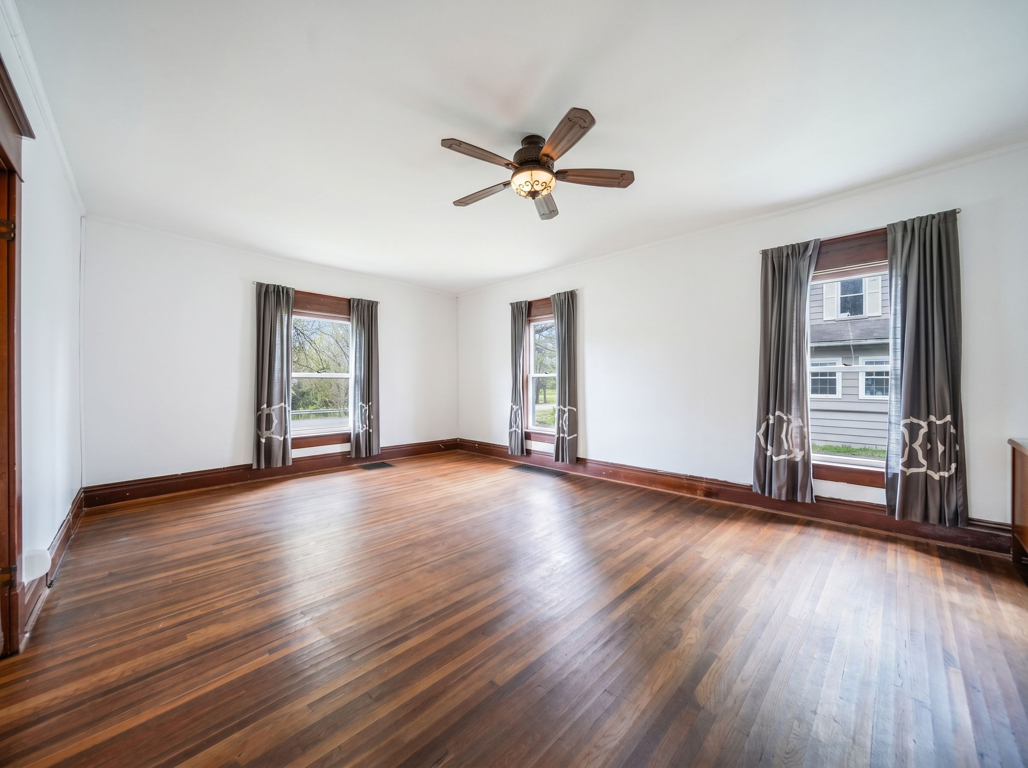 C.H.- 200 W Main St, Waldo-18