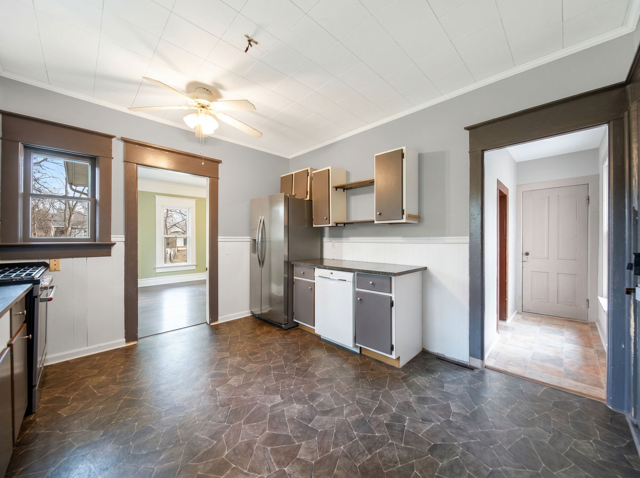 C.H.- 200 W Main St, Waldo-23