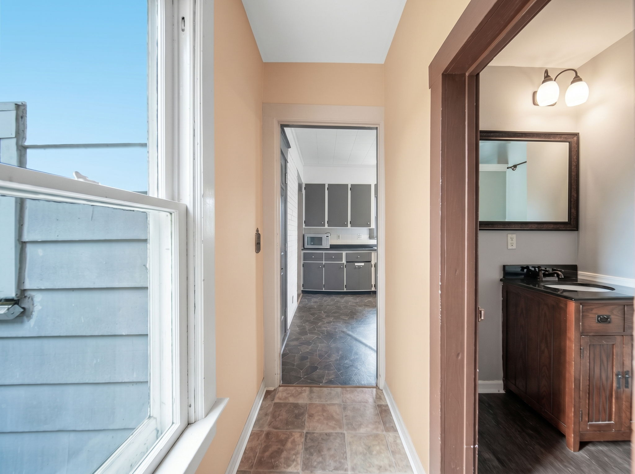 C.H.- 200 W Main St, Waldo-28