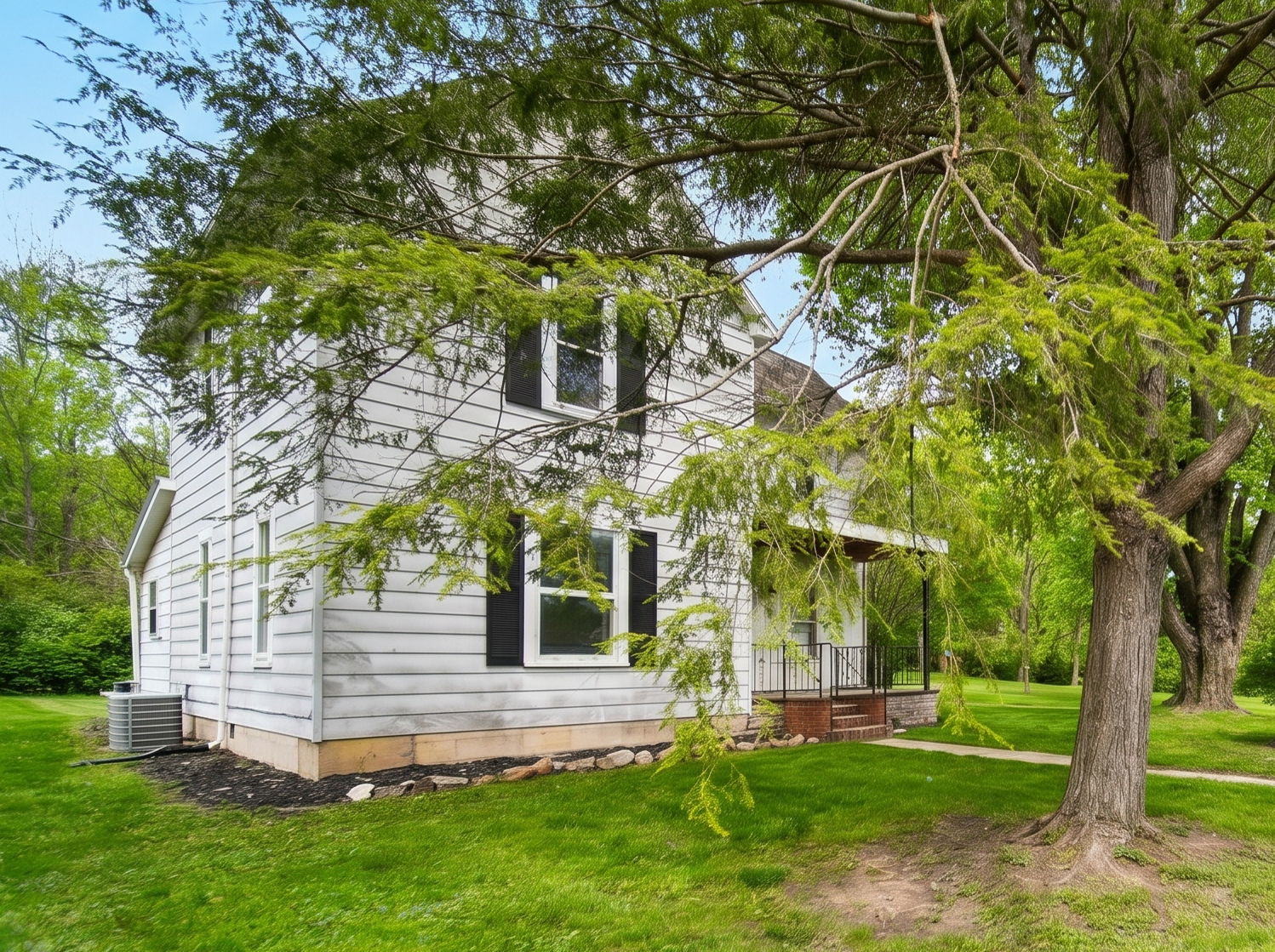 C.H.- 200 W Main St, Waldo-75