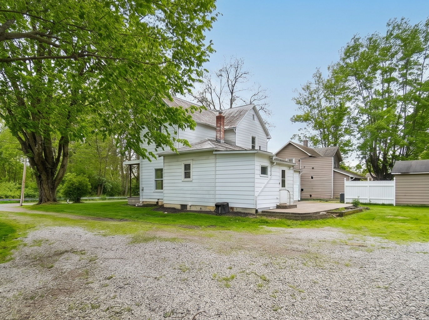 C.H.- 200 W Main St, Waldo-77