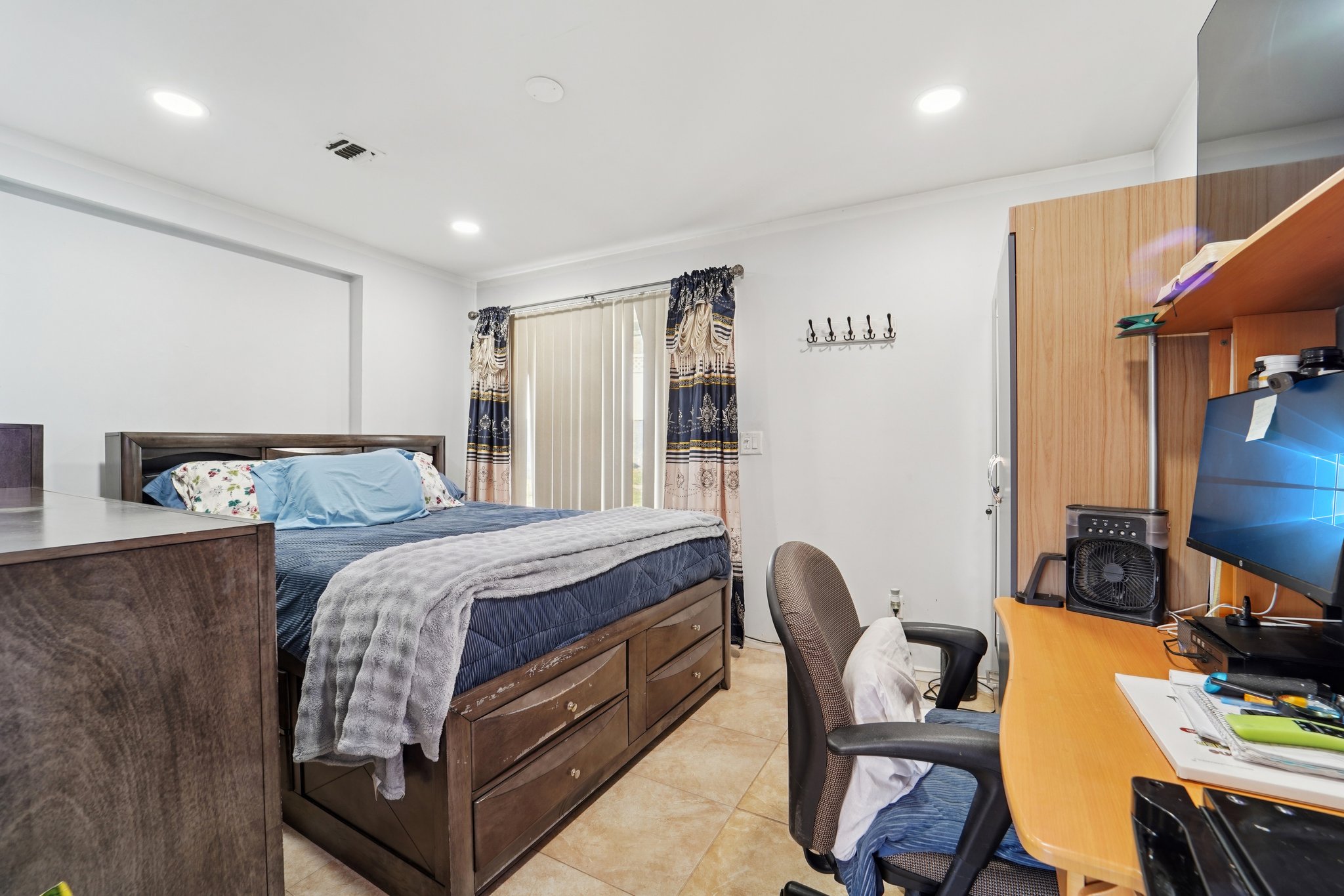 West St-S1601-014.jpg