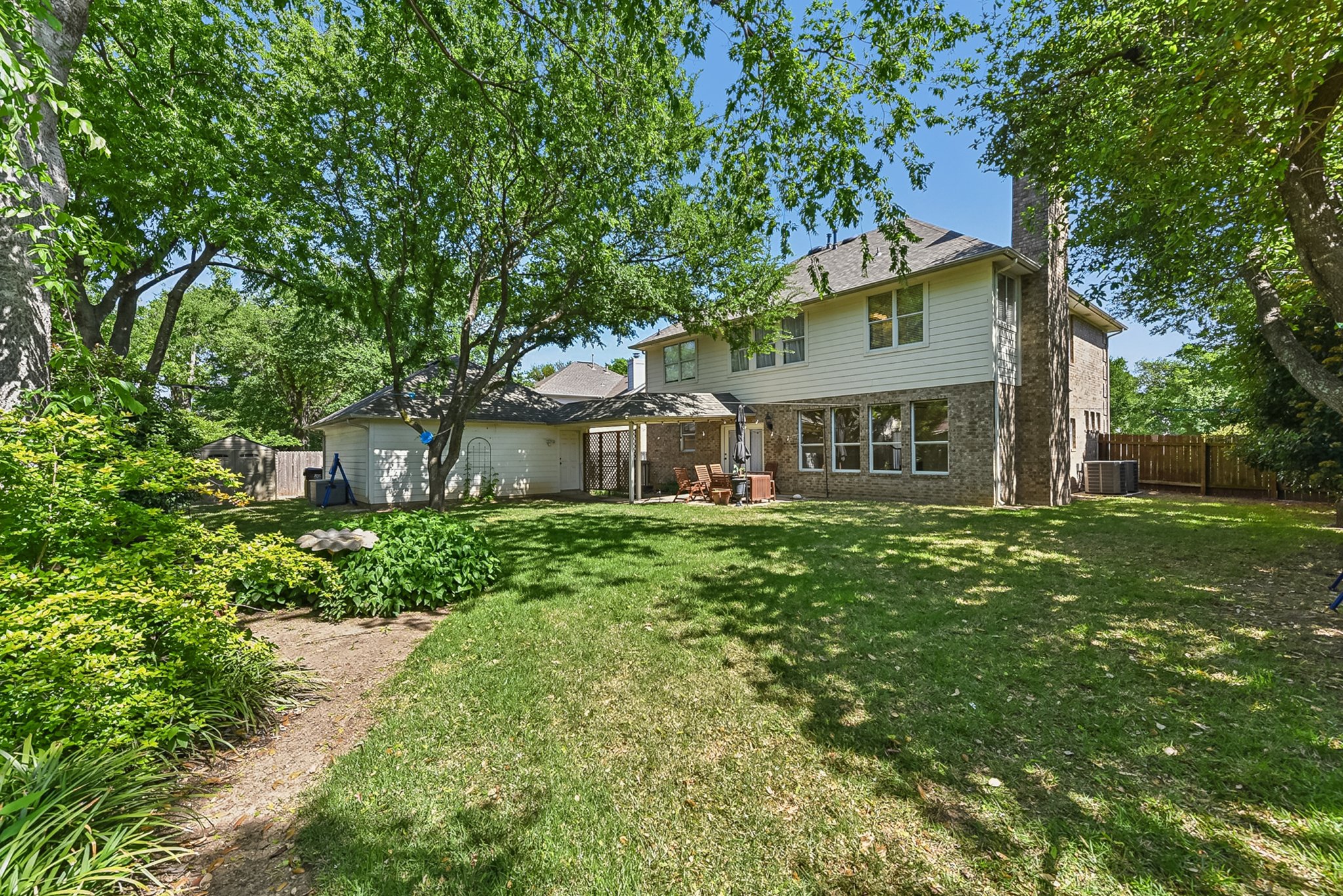 Inverness Dr-1304-043.jpg