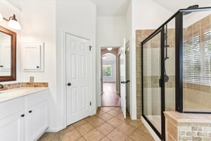 Inverness Dr-1304-037.jpg