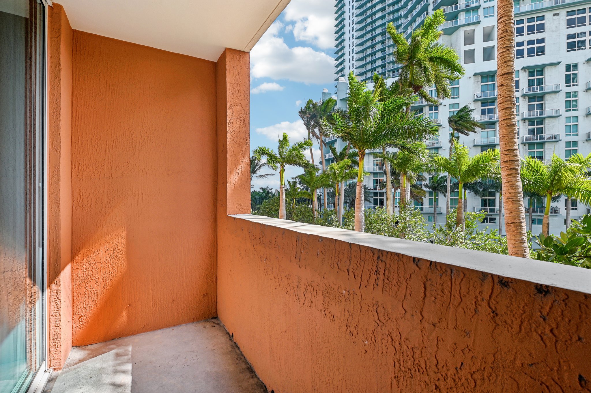 N Bayshore Dr 304-026.jpg