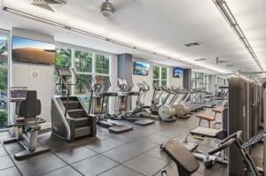 N Bayshore Dr 304-904.jpg