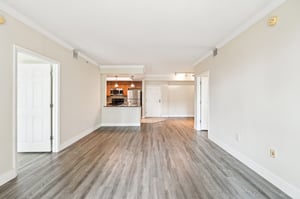 N Bayshore Dr 304-005.jpg
