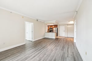 N Bayshore Dr 304-006.jpg
