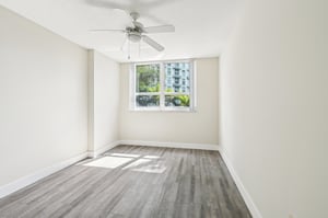 N Bayshore Dr 304-013.jpg