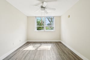 N Bayshore Dr 304-018.jpg