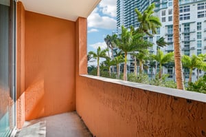 N Bayshore Dr 304-026.jpg