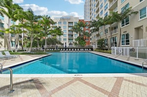 N Bayshore Dr 304-907.jpg