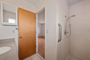  Photo 36