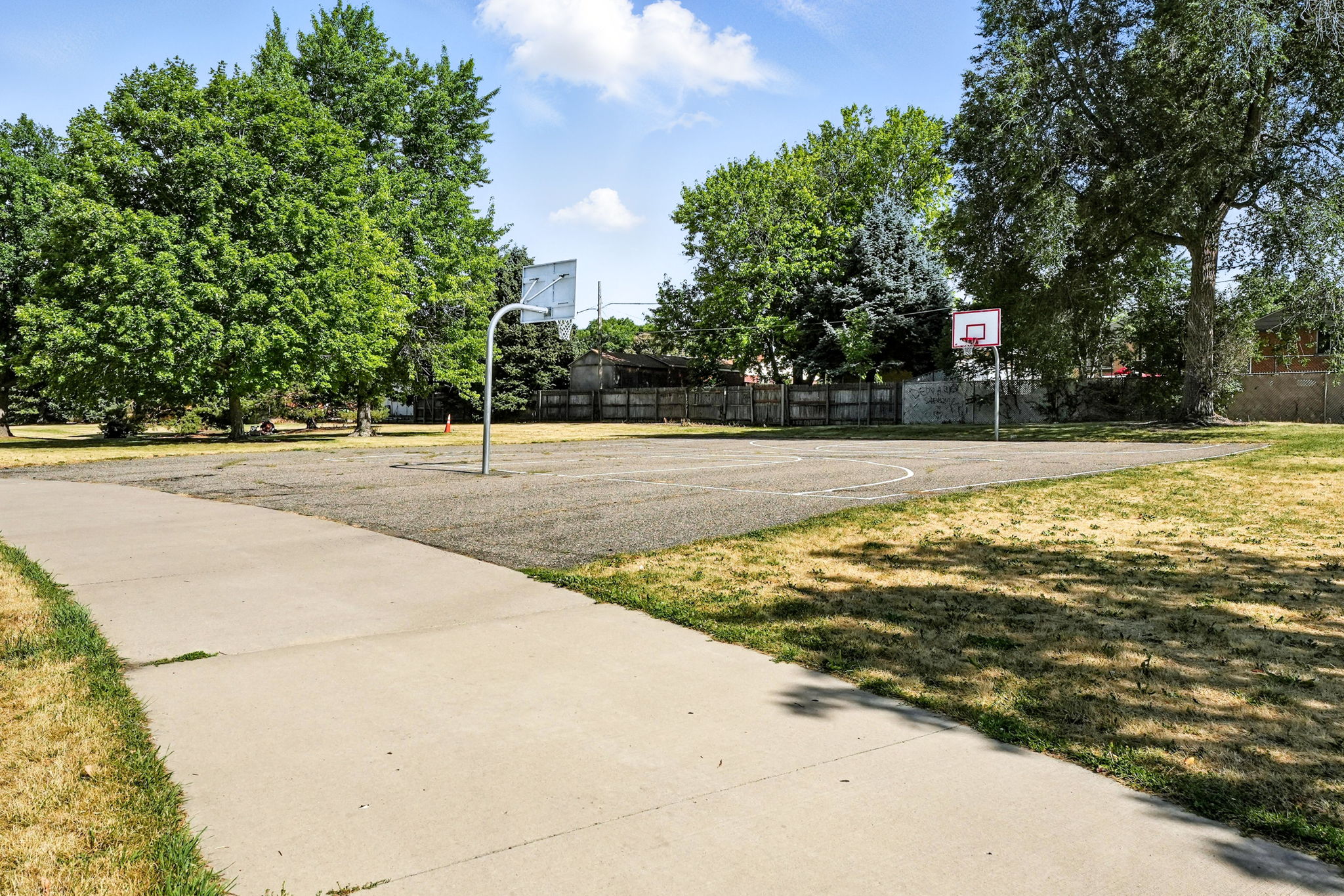  Photo 48