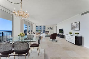 DSC05558 virtually staged.jpeg