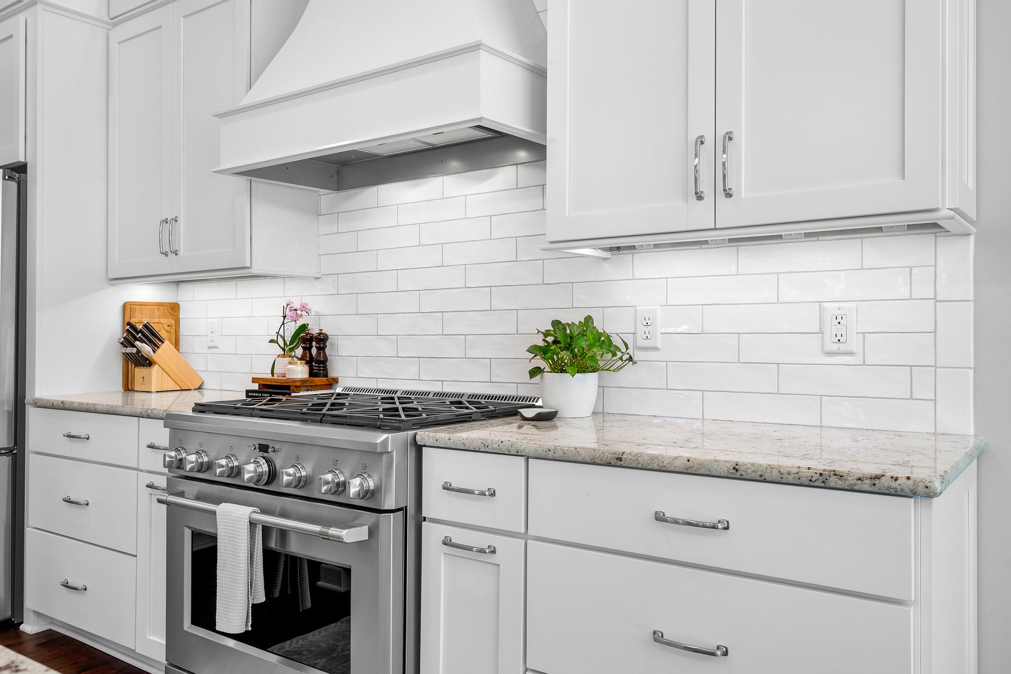 14-Kitchen Range