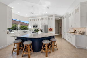 Breakfast Bar - Kitchen