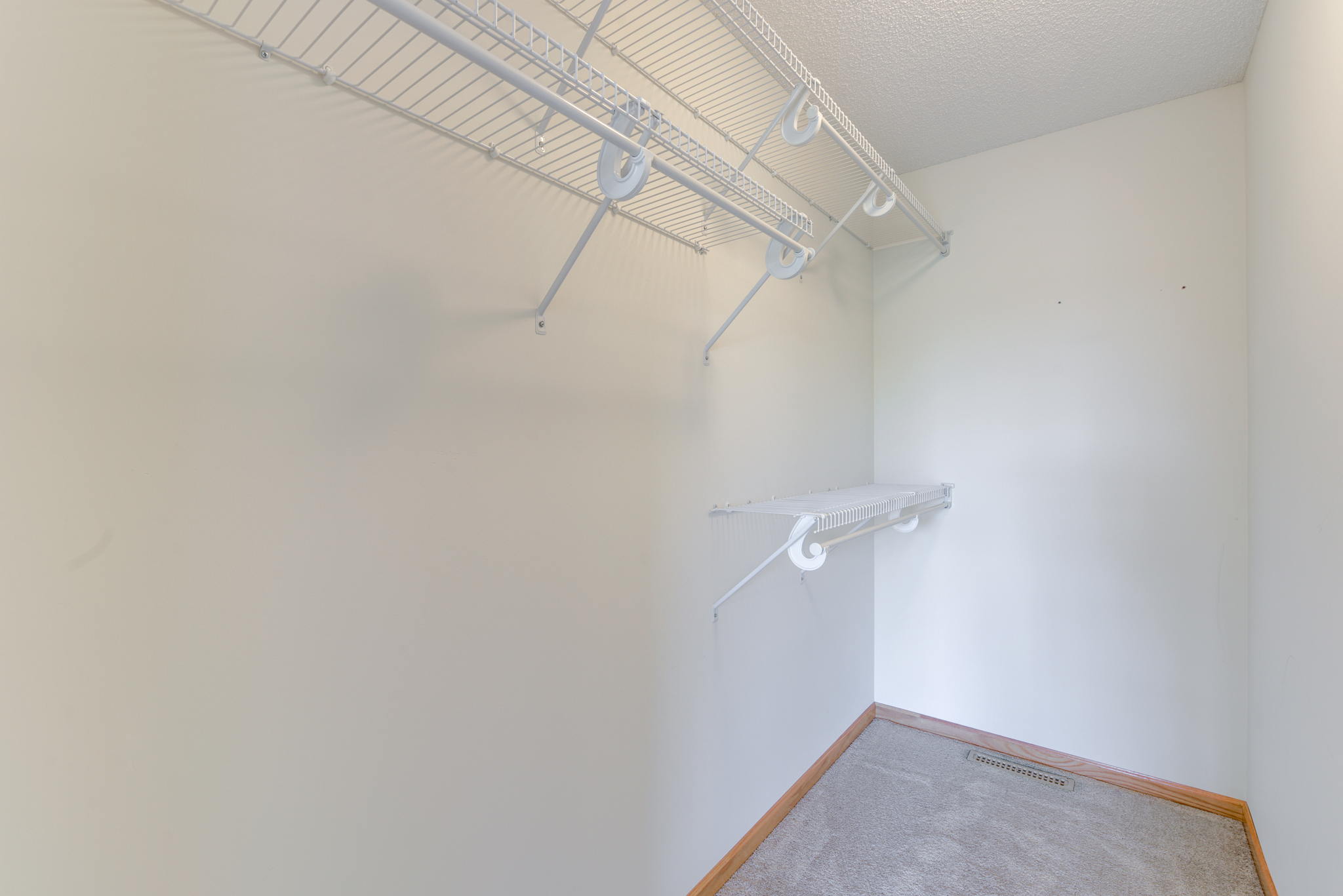 23 Primary Bedroom Closet