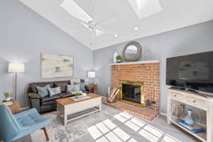 20009 Cinnabar Dr, Gaithersburg, MD 20879, USA Photo 4