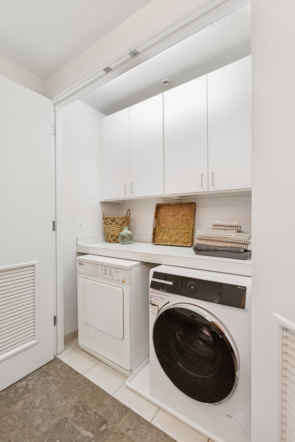 2001 15th St N 1005-90.jpg