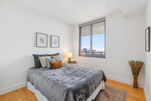 2001 15th St N 1005-70.jpg