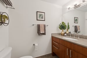 2001 15th St N 1005-82.jpg