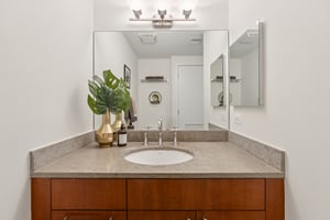2001 15th St N 1005-85.jpg