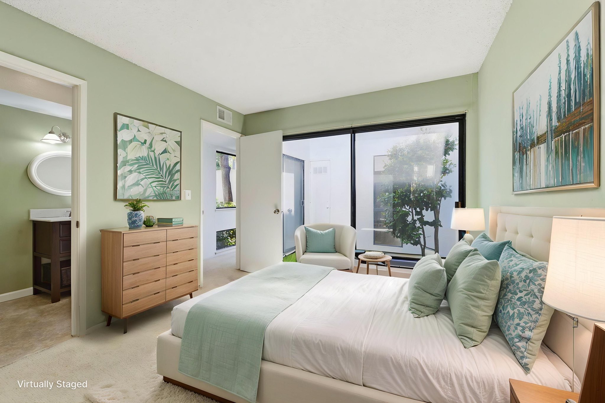 029_F8_2001 Alameda de virtually staged.jpeg