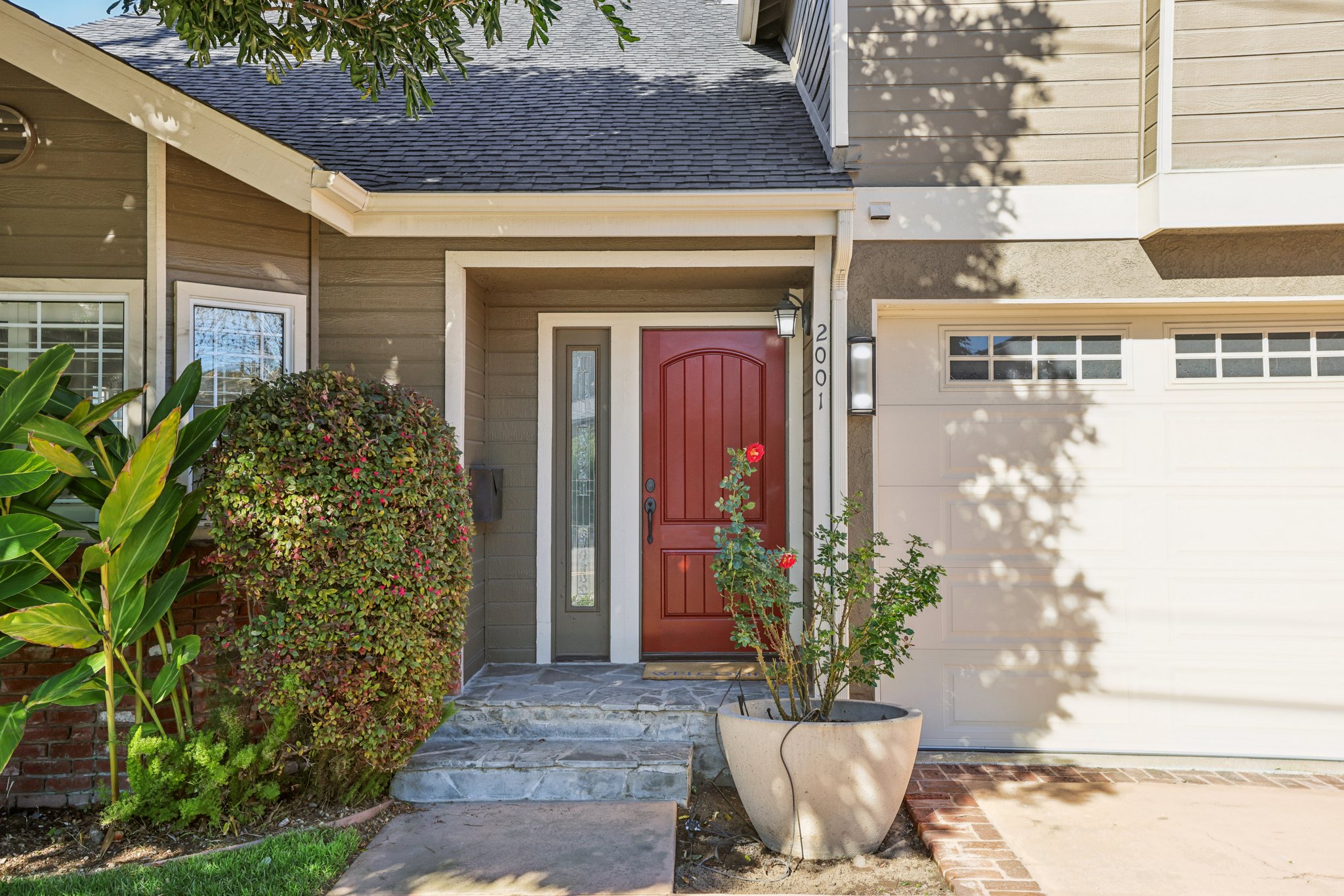 Bataan Rd-S1001-003.jpg