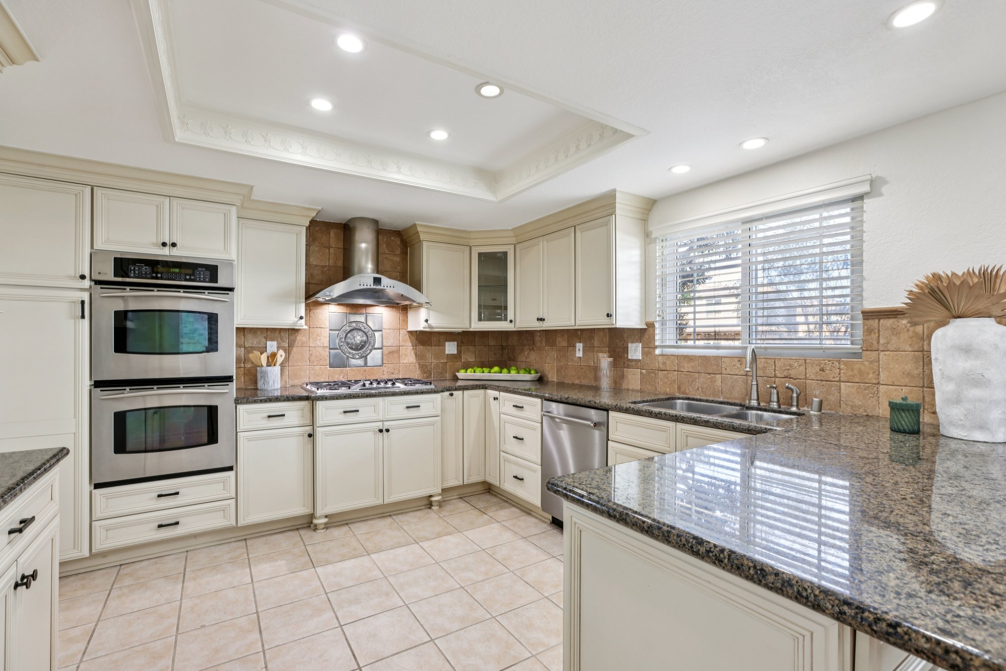 Bataan Rd-S1001-026.jpg