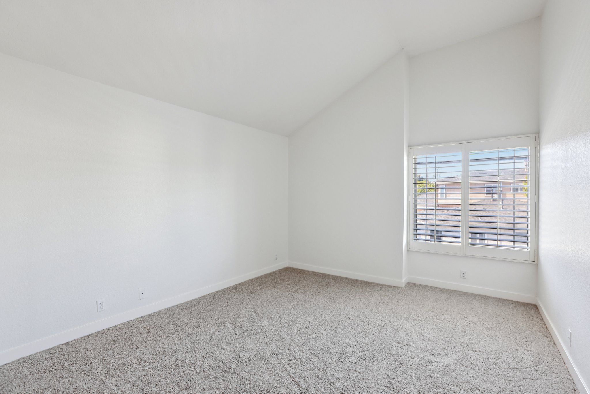 Bataan Rd-S1001-030.jpg