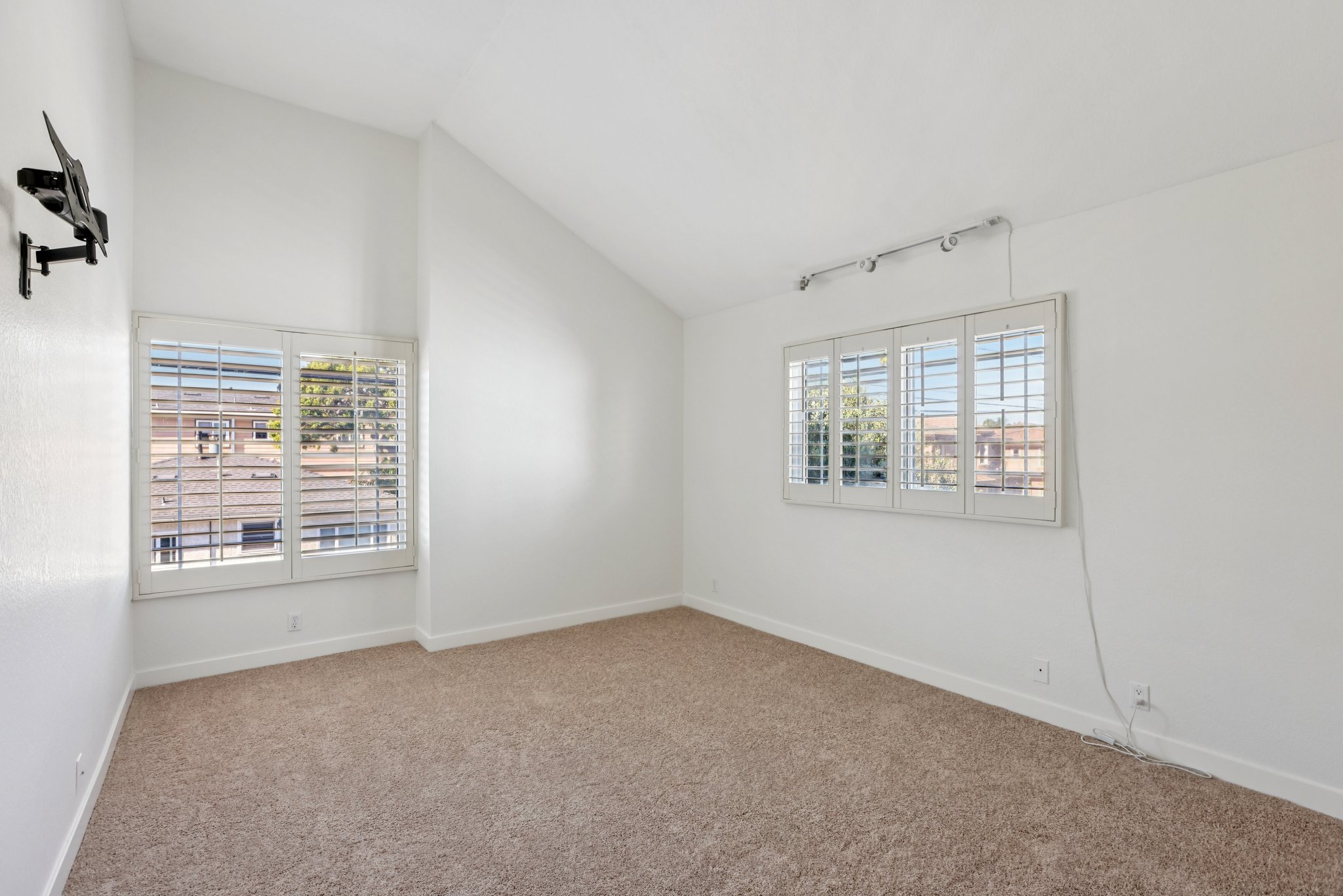 Bataan Rd-S1001-033.jpg