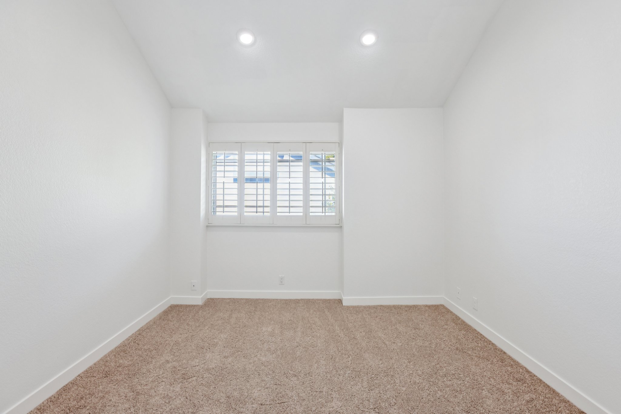 Bataan Rd-S1001-039.jpg