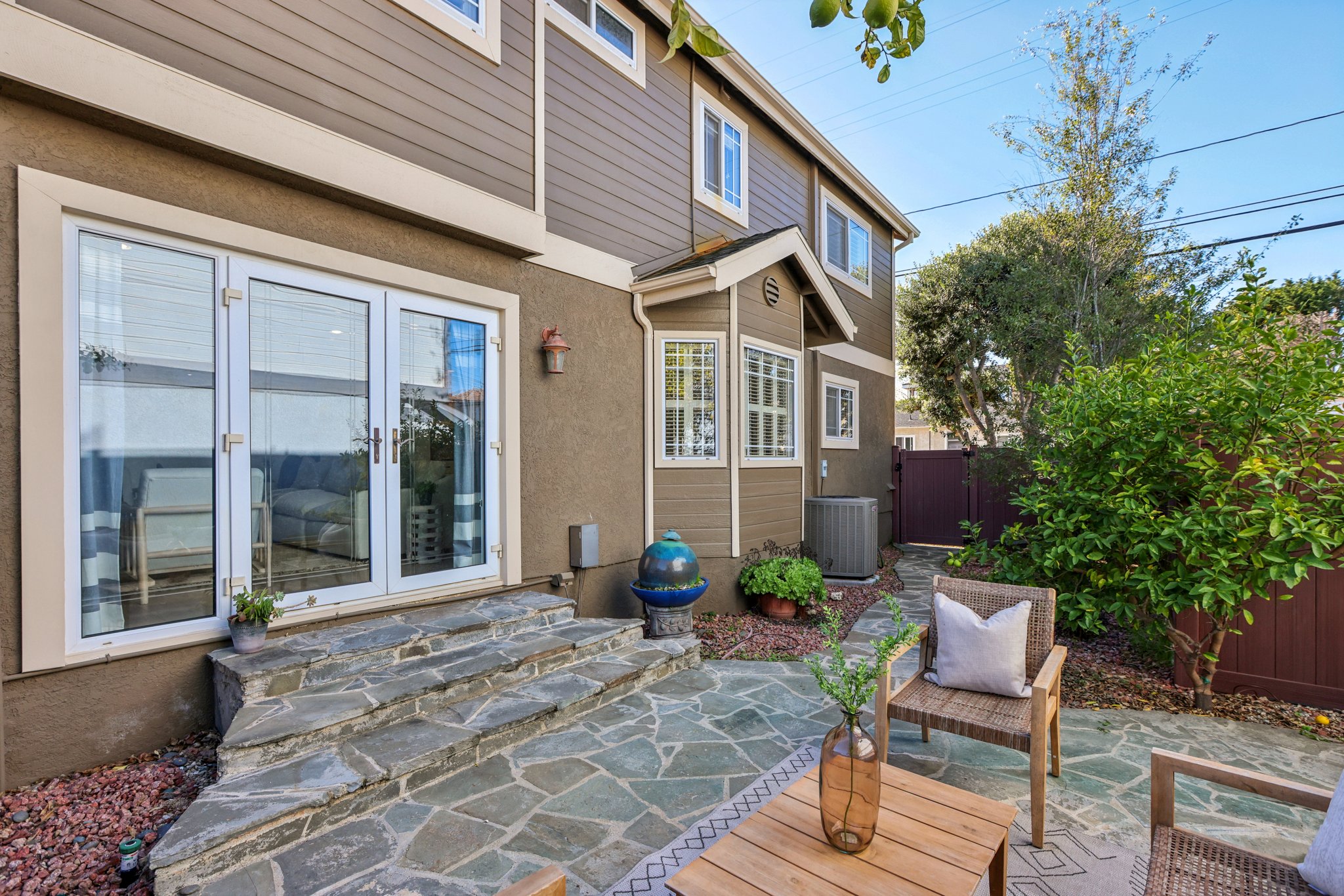 Bataan Rd-S1001-047.jpg